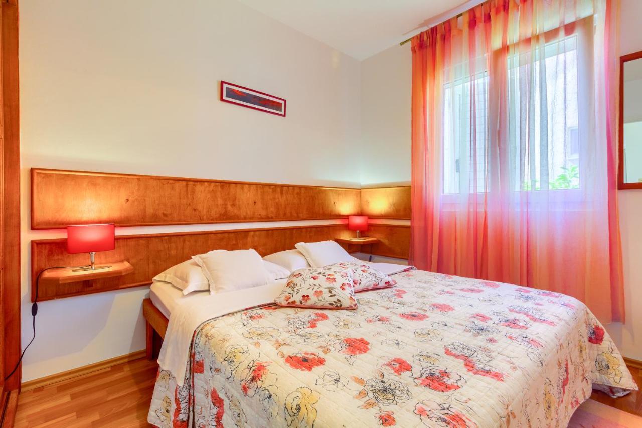 Apartments Meri Trogir Exterior foto